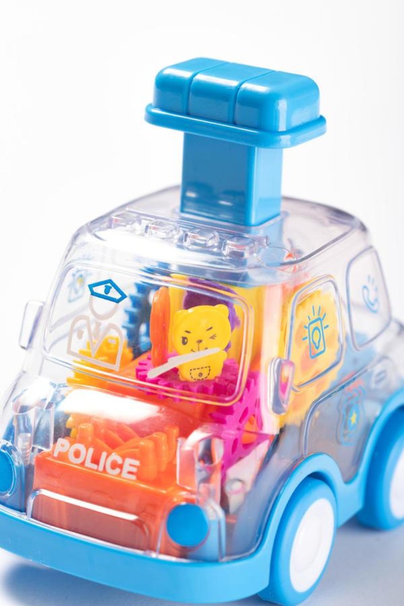 Transparent gear-pressing forward car